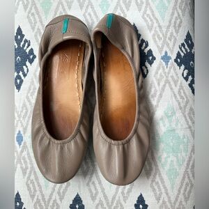 Tieks Taupe Leather Ballet Flats Size 9